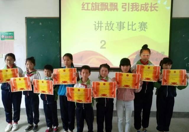 秋冬季男士羽绒马甲如何搭配牛仔裤既时尚又好看